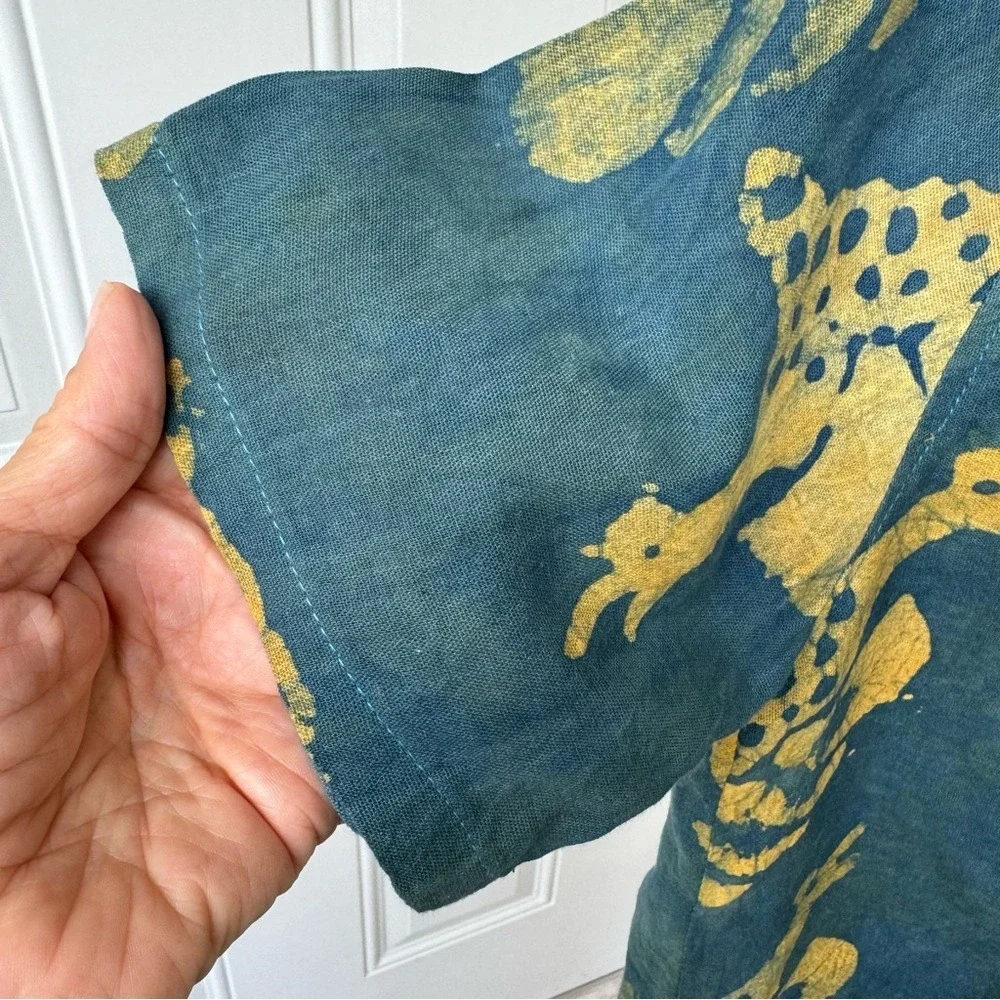SWAHILI COAST. 100% Linen Shirt. Hand‎ made. Mollusk Print. Button down. S.